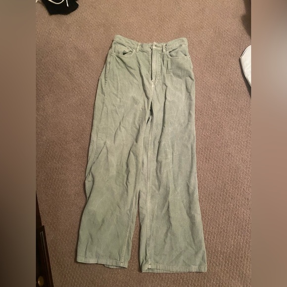 BDG lights green curduroy pants - Picture 2 of 4